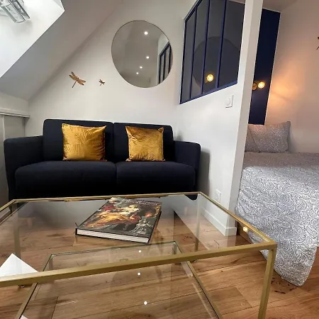 Tiny House Pigalle Love Story Parijs