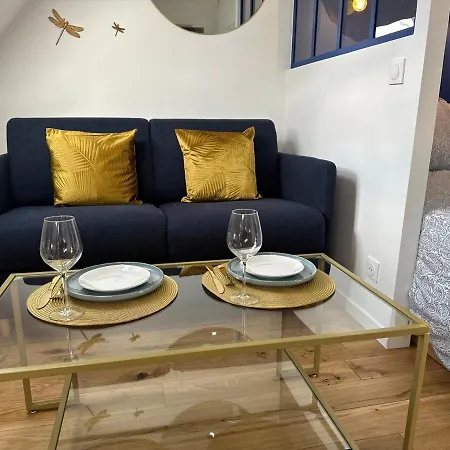 Tiny House Pigalle Love Story